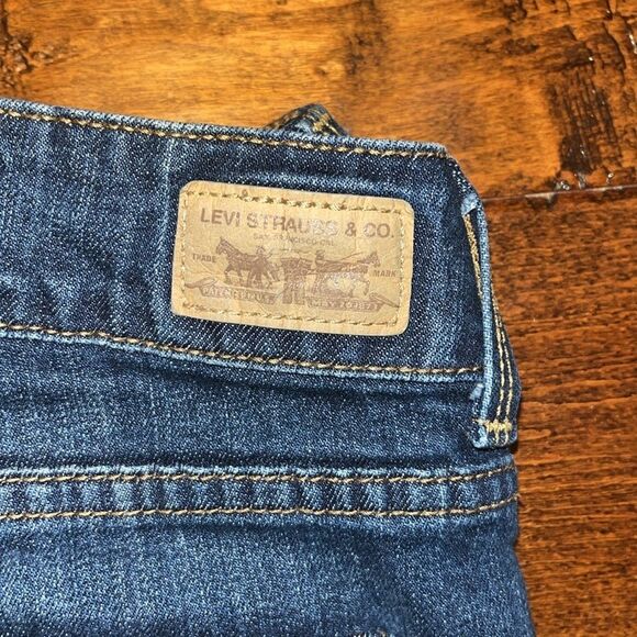 Levi’s Women's 526 Slender Bootcut Dark Wash Blue Jeans-sz 12 - Picture 2 of 8